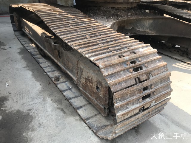 小松 PC220-8M0 挖掘机