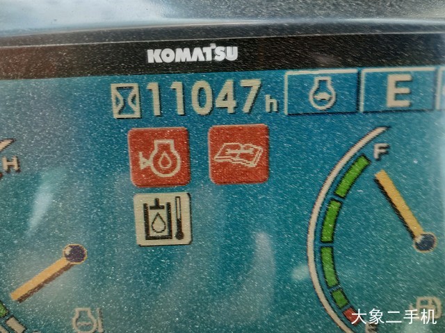 小松 PC200-8 挖掘机