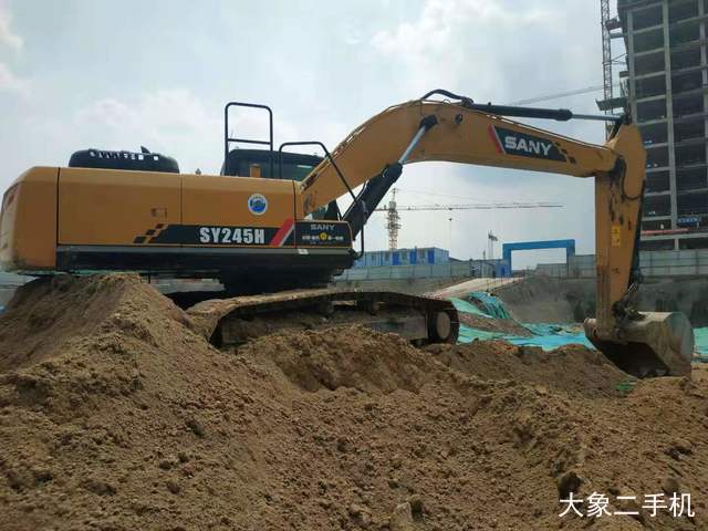 三一重工 SY245C-9 挖掘机
