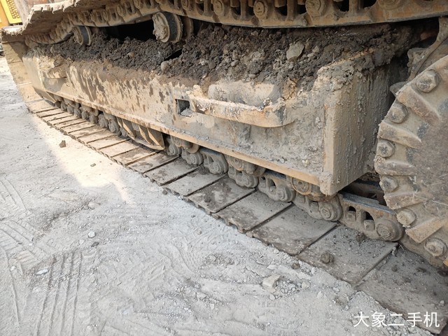 卡特彼勒 323D2L 挖掘机