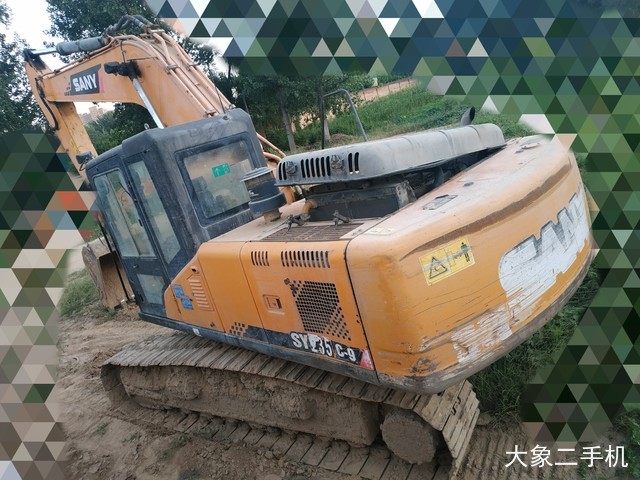 三一重工 SY215C 挖掘机