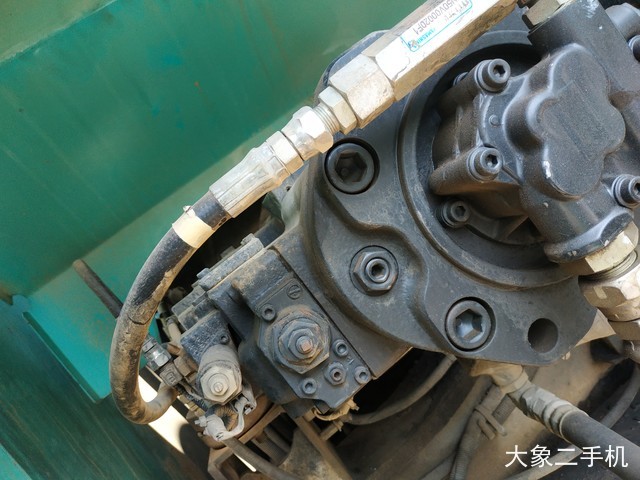 神钢 SK270D-8 挖掘机