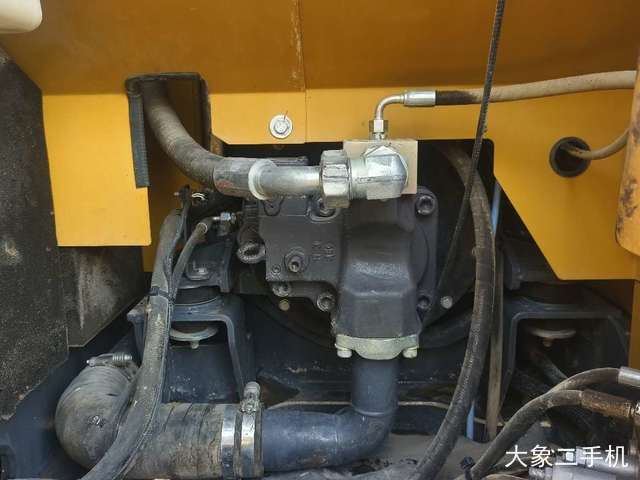 徐工 XE75D 挖掘机