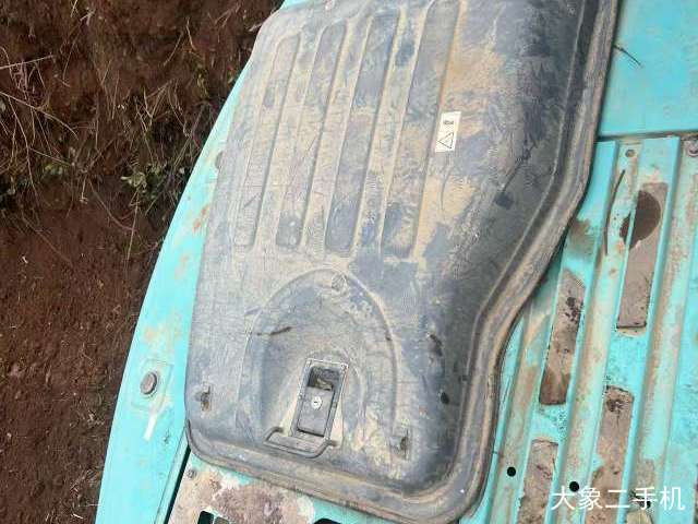 神钢 SK130-8 挖掘机