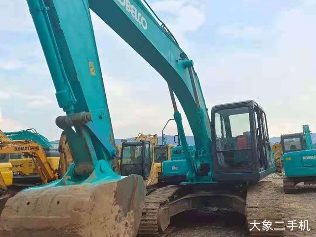 神钢 SK210LC-8 挖掘机