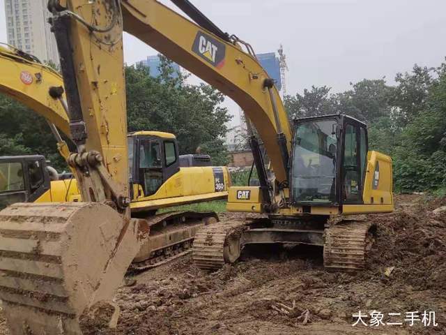 卡特彼勒 323DL 挖掘机