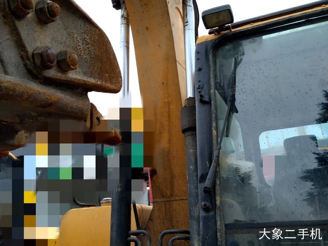 三一重工 SY135C-8 挖掘机