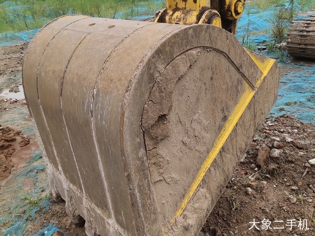 小松 PC220-8M0 挖掘机