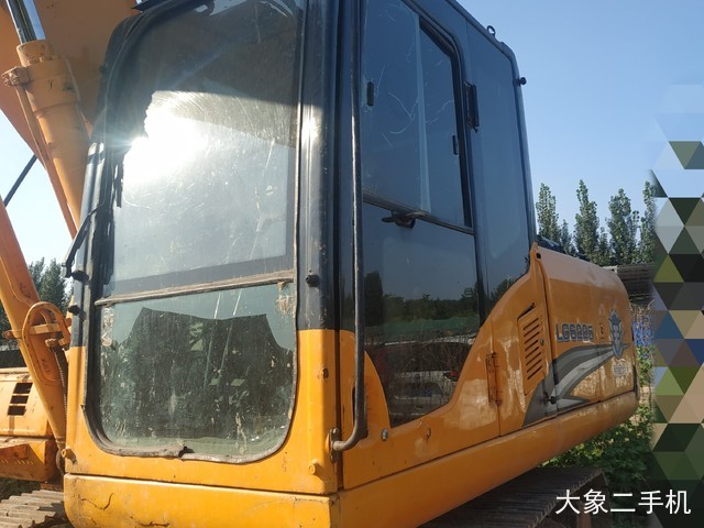 龙工 LG6225 挖掘机