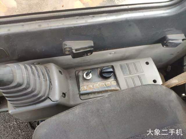 现代 R210W-7 挖掘机