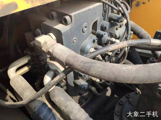 现代 R385LC-9T 挖掘机