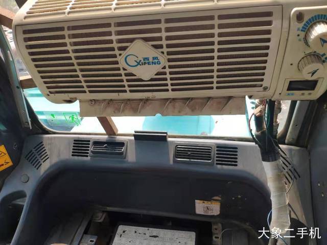 神钢 SK210LC-8 挖掘机