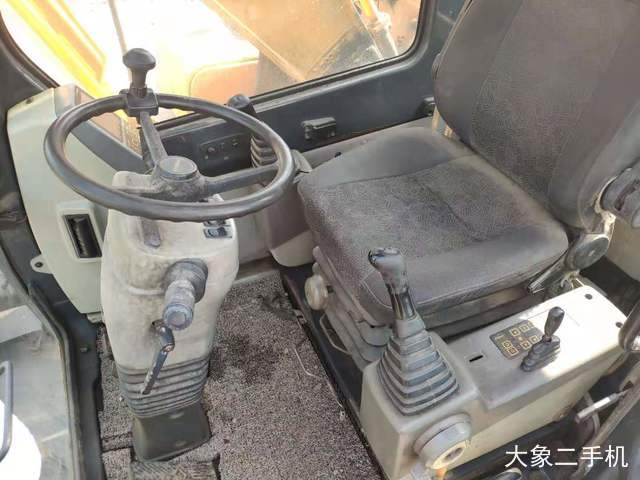 现代 R210W-7 挖掘机