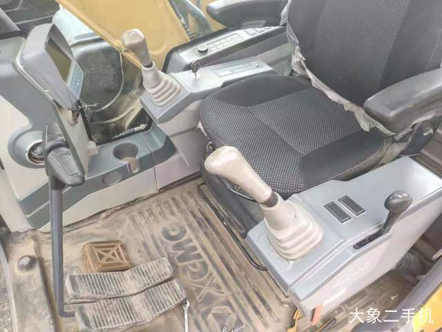 徐工 XE135D 挖掘机