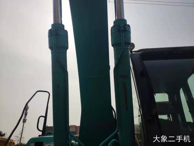 神钢 SK210LC-8 挖掘机