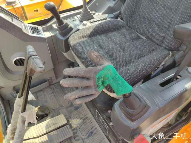 龙工 LG6060 挖掘机