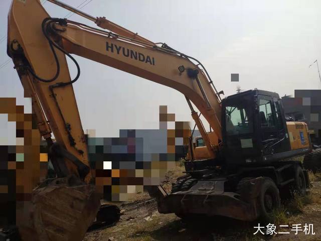 现代 R210W-7 挖掘机