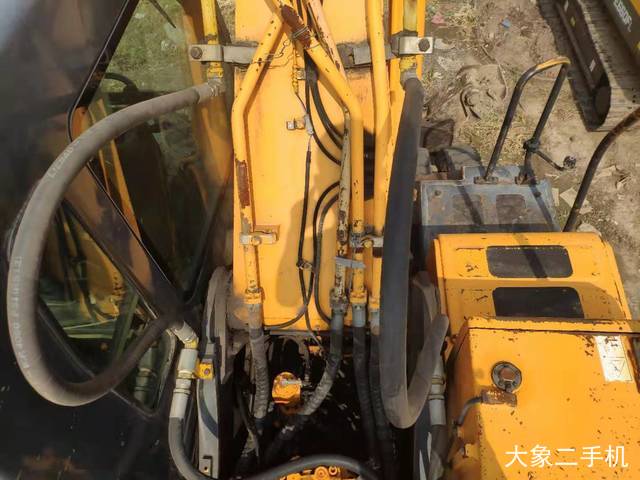 现代 R210W-7 挖掘机