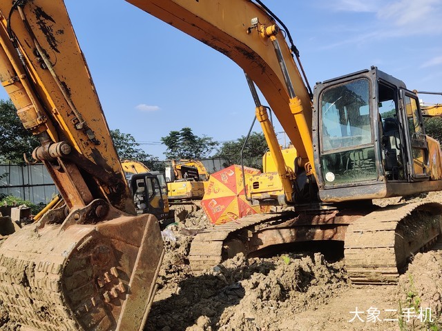 现代 R225LC-7 挖掘机