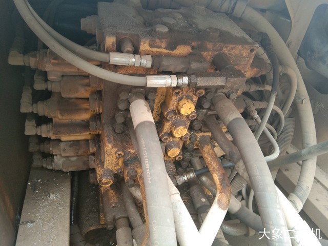 小松 PC240LC-8 挖掘机