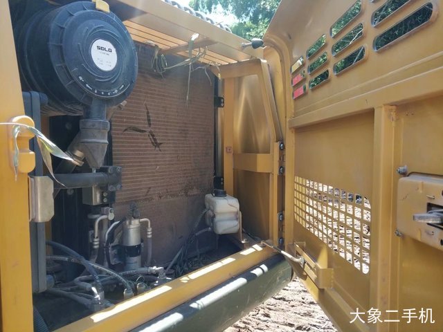 山东临工 LG6135E 挖掘机