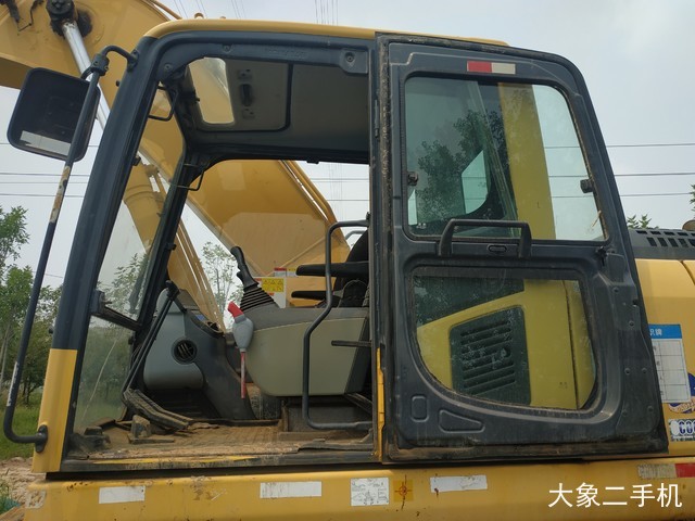 小松 PC240LC-8 挖掘机