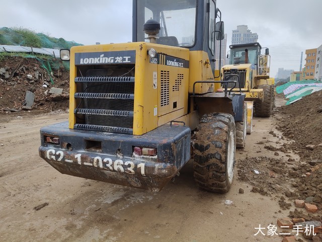 龙工 LG825 装载机