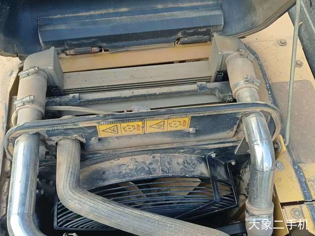 徐工 XE150D 挖掘机