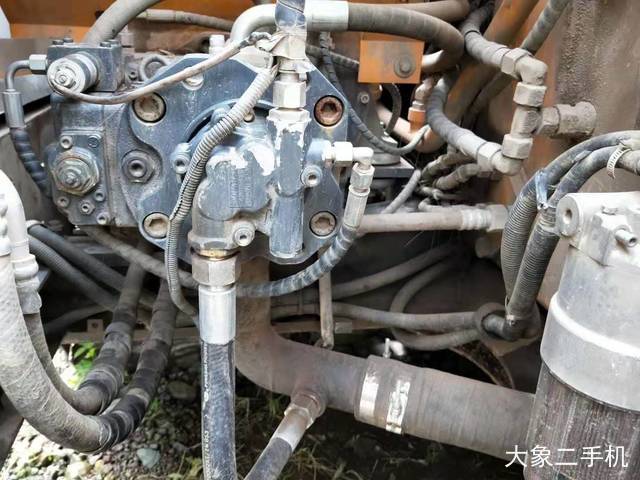 三一重工 SY135C-8 挖掘机