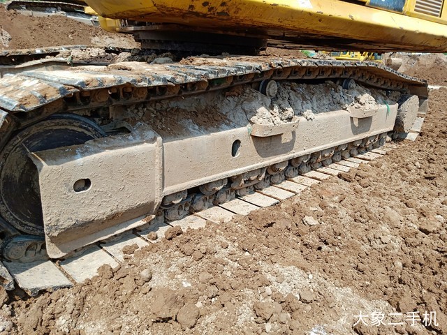 小松 PC240LC-8M0 挖掘机