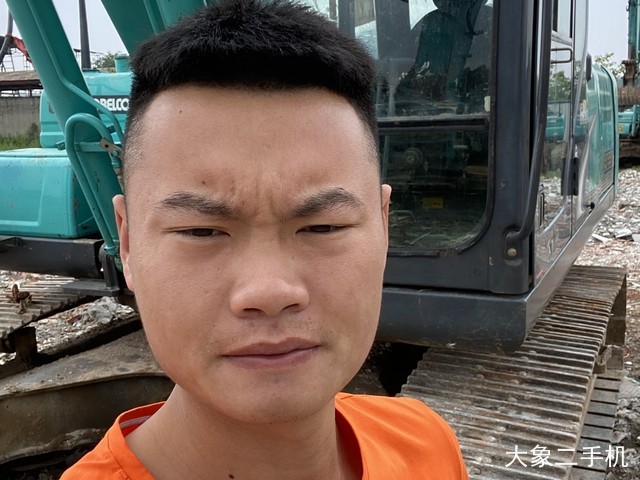 神钢 SK260LC-8 挖掘机