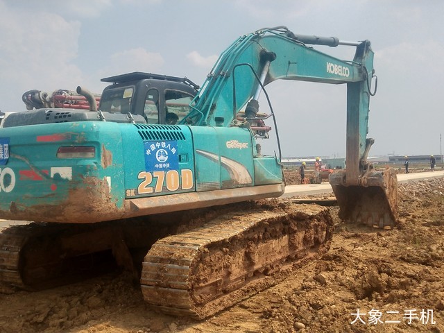 神钢 SK270D 挖掘机