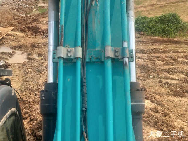 神钢 SK270D 挖掘机