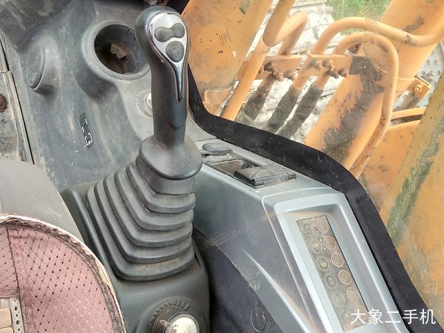 现代 R150LC-9 挖掘机