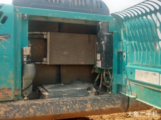 神钢 SK270D 挖掘机