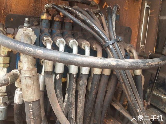 雷沃重工 FR65V8 挖掘机