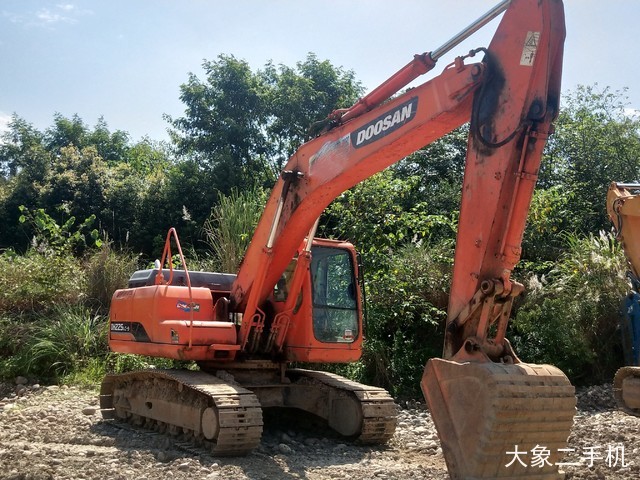 斗山 DH215-9 挖掘机