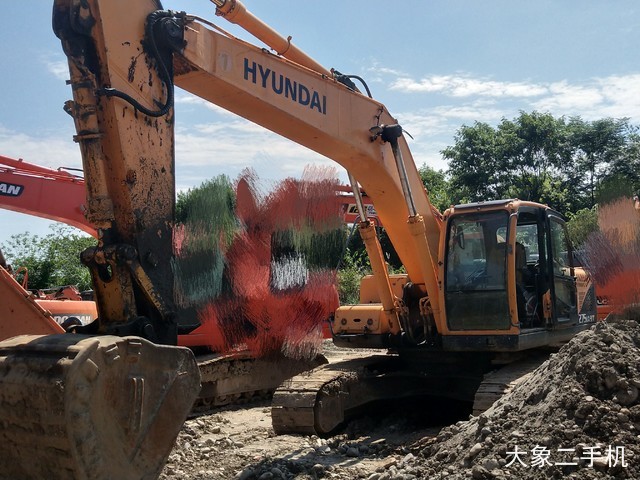 现代 R275LC-9T 挖掘机