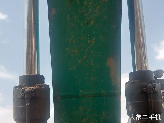 神钢 SK270D 挖掘机