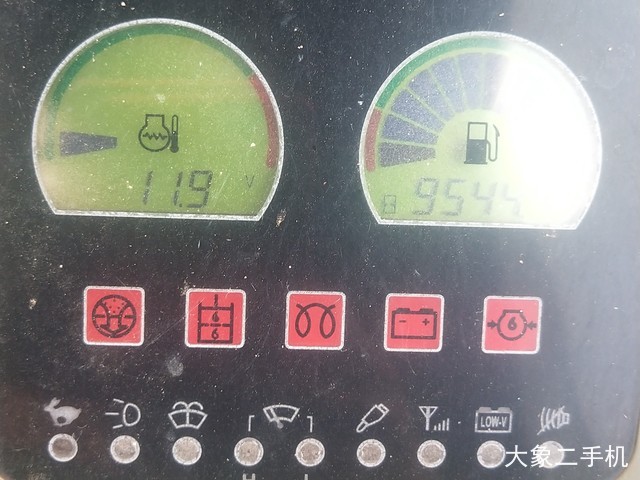 雷沃重工 FR65V8 挖掘机