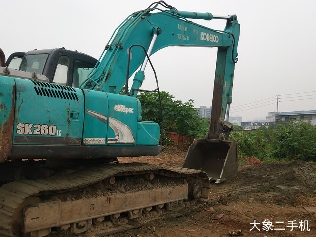 神钢 SK260LC-8 挖掘机