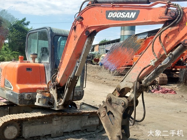 斗山 DX60-9 挖掘机