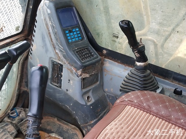 小松 PW220-7 挖掘机