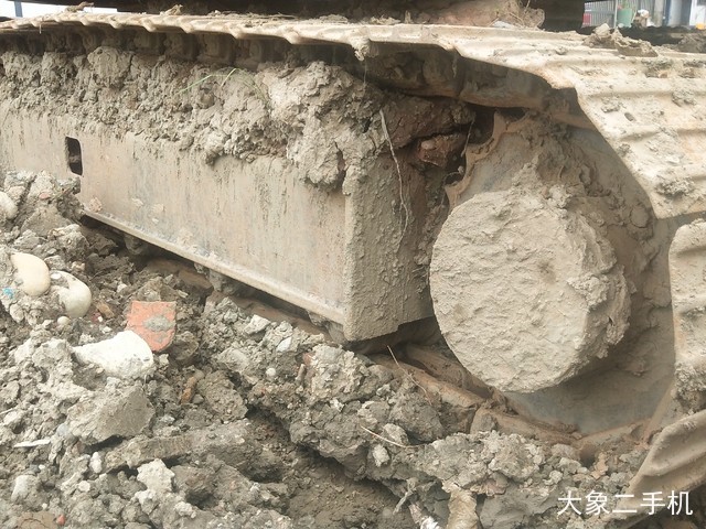 雷沃重工 FR65V8 挖掘机