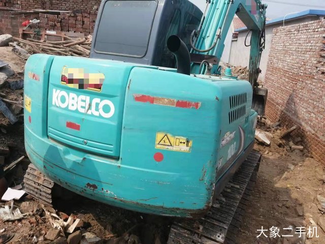 神钢 SK75-8 挖掘机