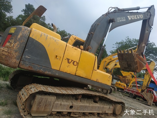 沃尔沃 EC210BLC 挖掘机