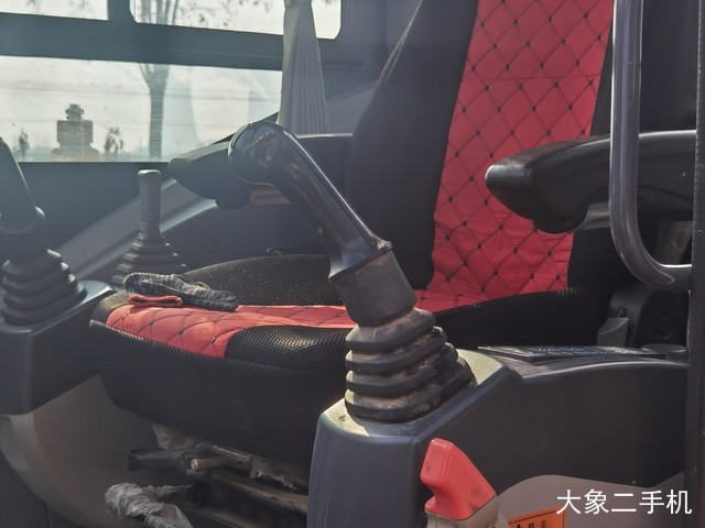 徐工 XE60D 挖掘机