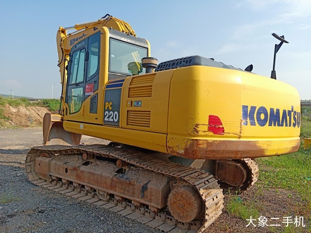 小松 PC220-8M0 挖掘机