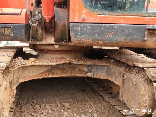 斗山 DX75 挖掘机