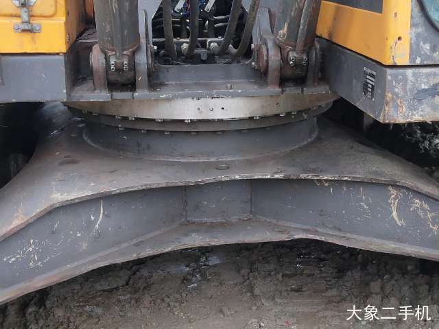 沃尔沃 EC240BLC 挖掘机